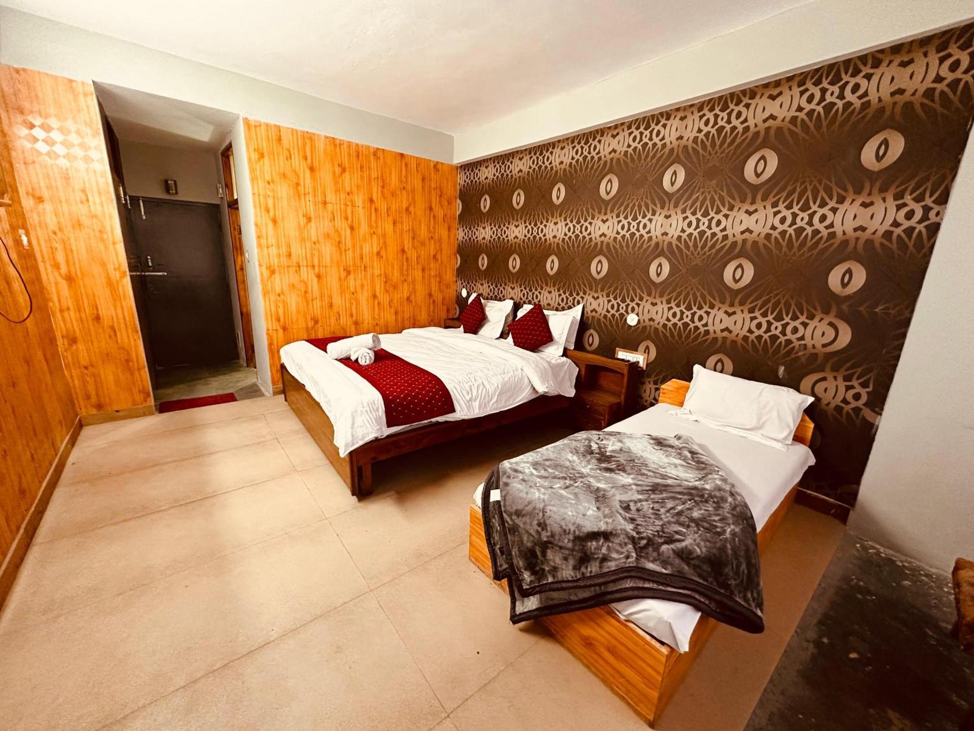 Hotel D Kanchan Manali 外观 照片