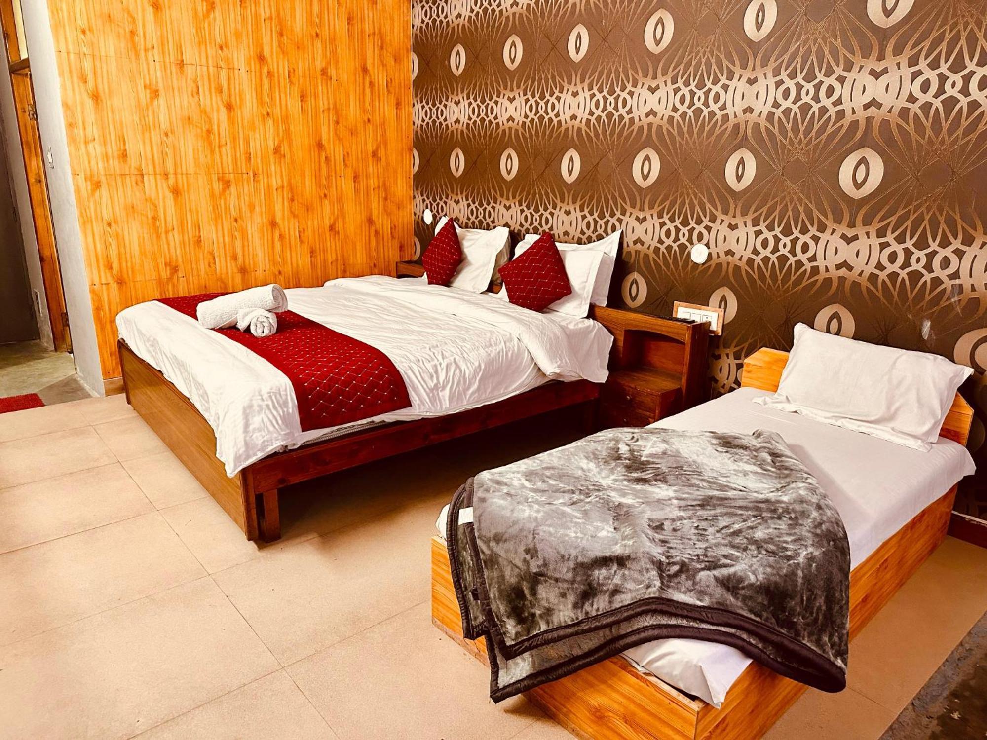 Hotel D Kanchan Manali 外观 照片