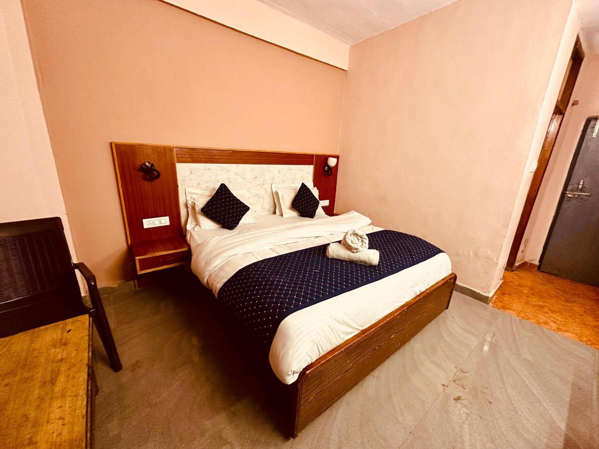 Hotel D Kanchan Manali 外观 照片