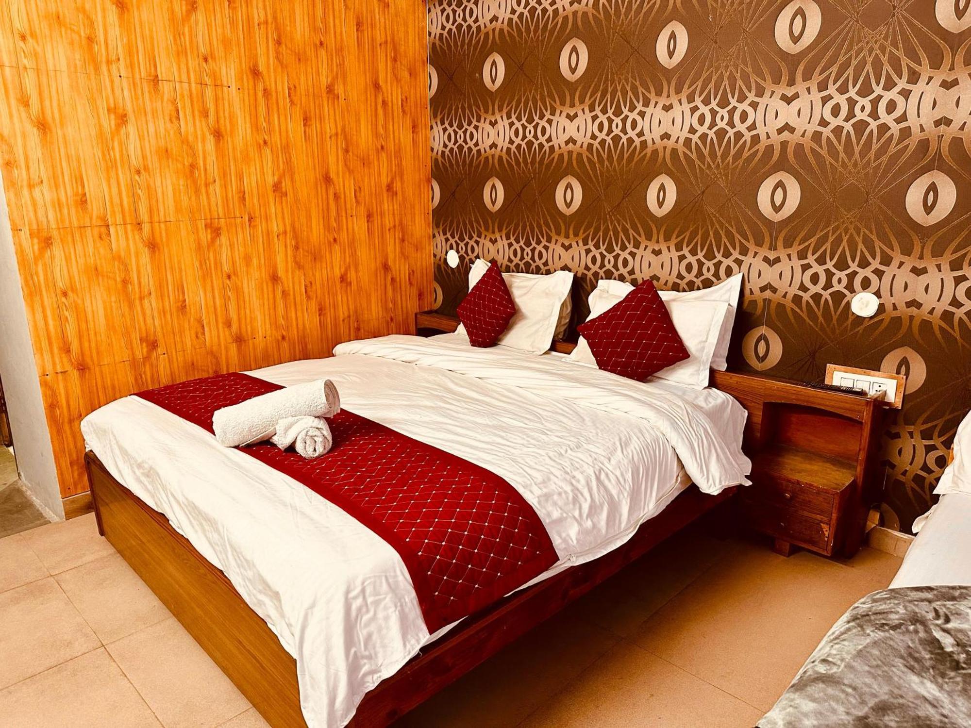 Hotel D Kanchan Manali 外观 照片