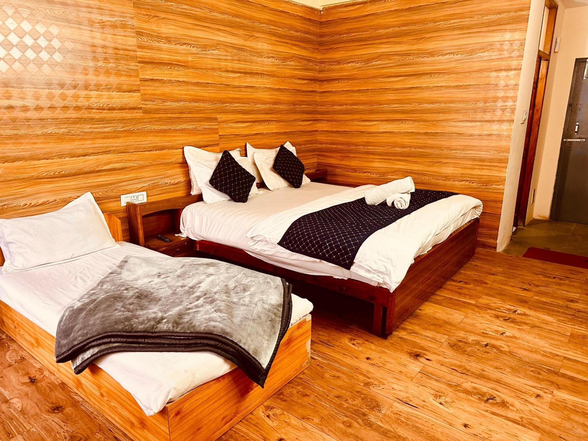 Hotel D Kanchan Manali 外观 照片