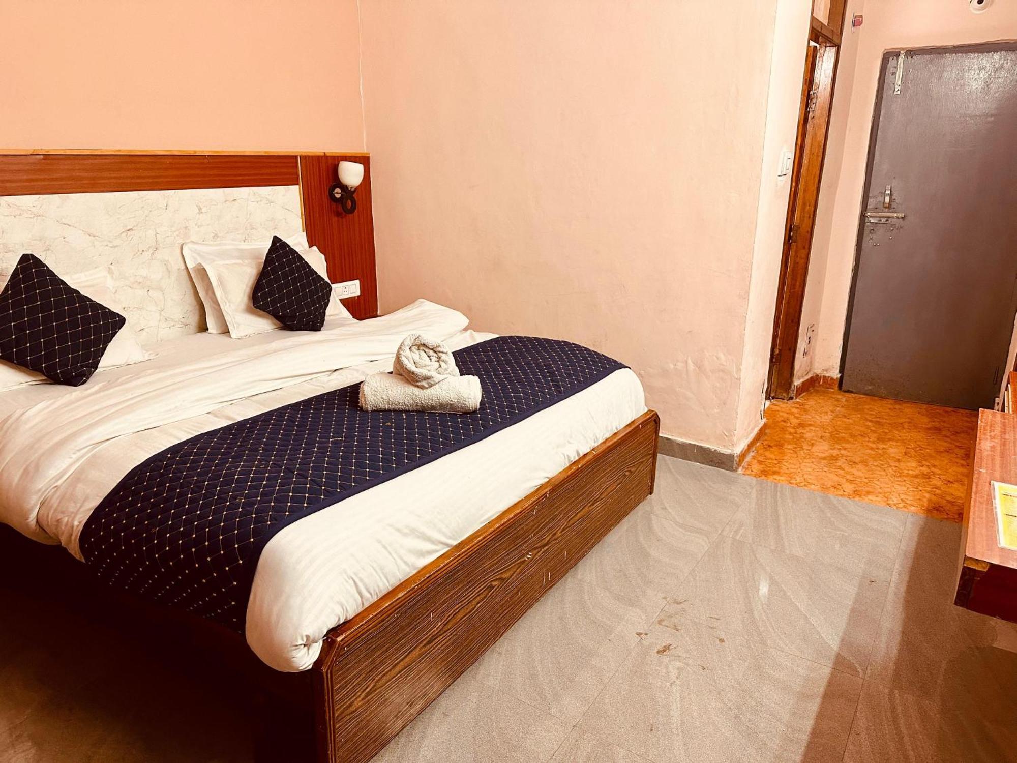 Hotel D Kanchan Manali 外观 照片